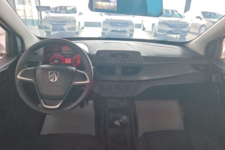 Used Baojun 310 2016 1.2L manual Comfort trim level Interior 2