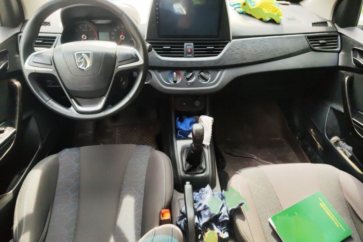 Used Baojun 310 2016 1.2L manual Comfort trim level Interior 2