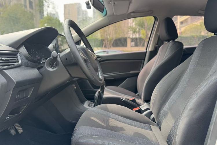 Used Baojun 310 2016 1.2L manual Comfort trim level Interior 2