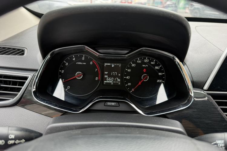 Used Baojun 310 2016 1.2L Manual Luxury Model Interior 3