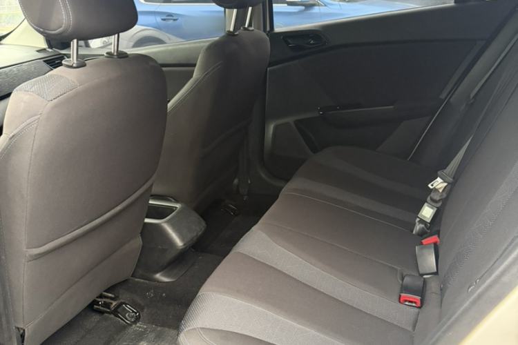 Used Baojun 310 2016 1.2L manual Comfort trim level Interior 3