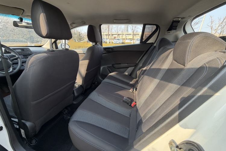 Used Baojun 310 2016 1.2L manual Comfort trim level Interior 3