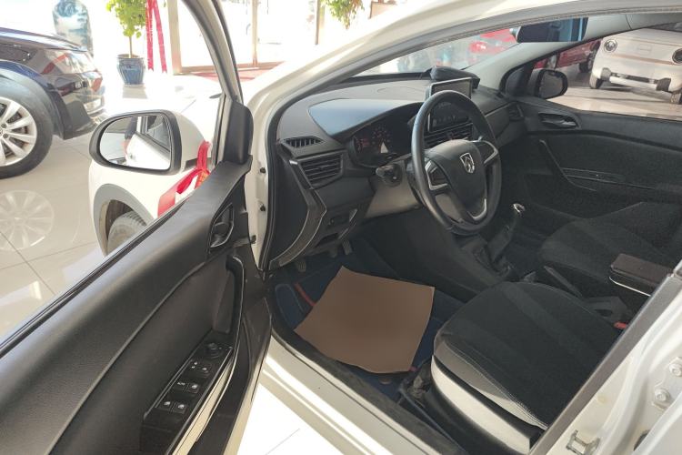 Used Baojun 310 2016 1.2L manual Comfort trim level Interior 3