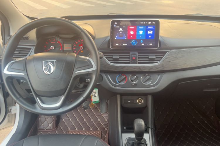 Used Baojun 310 2016 1.2L manual Comfort trim level Interior 3