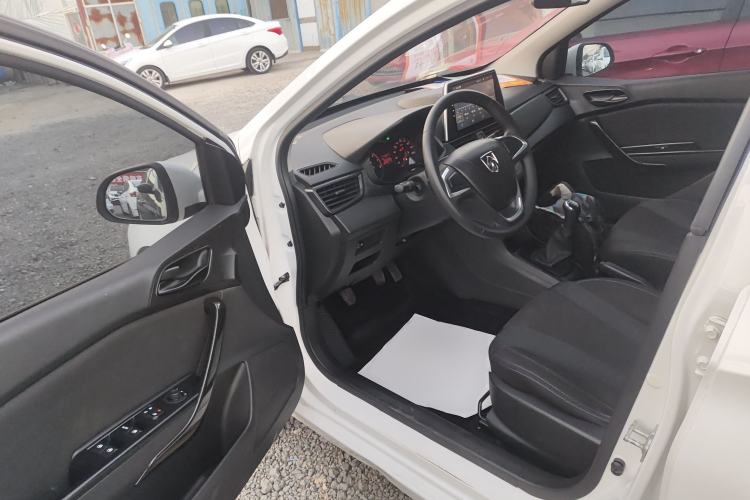 Used Baojun 310 2016 1.2L manual Comfort trim level Interior 3