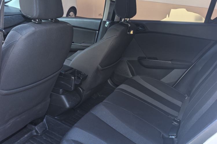 Used Baojun 310 2016 1.2L manual Comfort trim level Interior 3