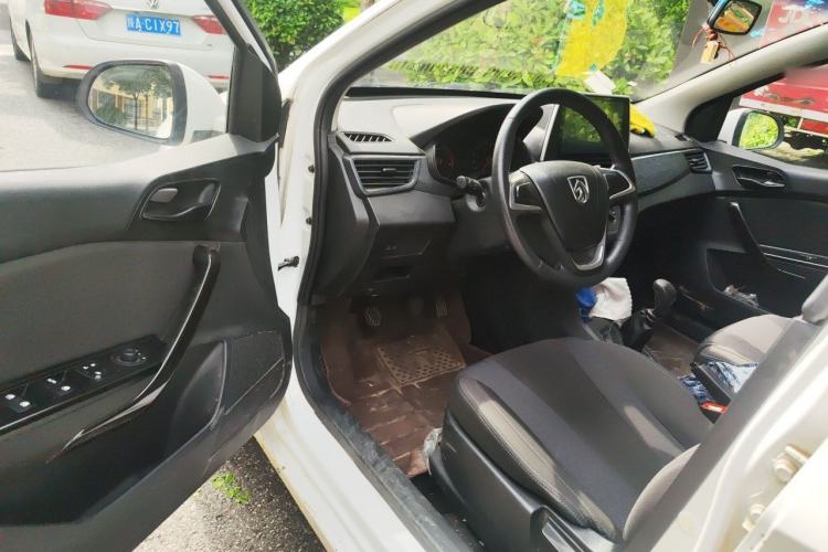 Used Baojun 310 2016 1.2L manual Comfort trim level Interior 3