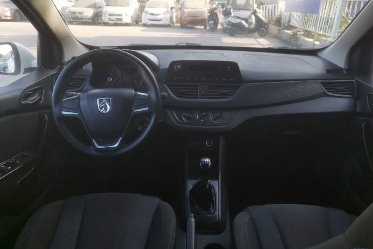 Used Baojun 310 2016 1.2L manual Comfort trim level Interior 3