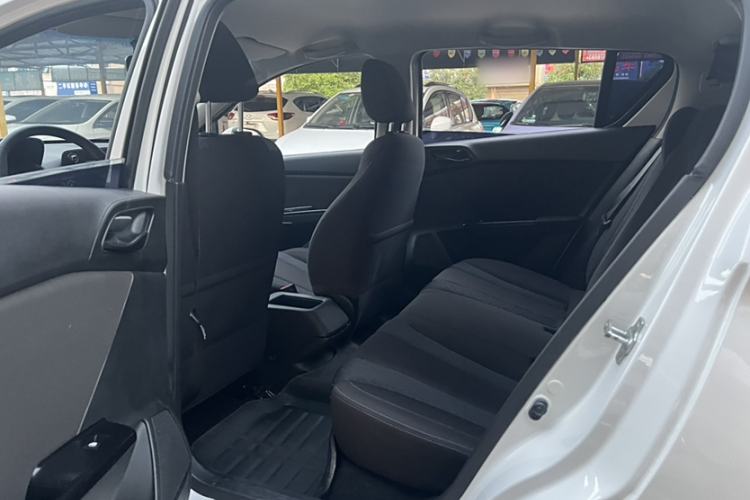 Used Baojun 310 2016 1.2L manual Comfort trim level Interior 3