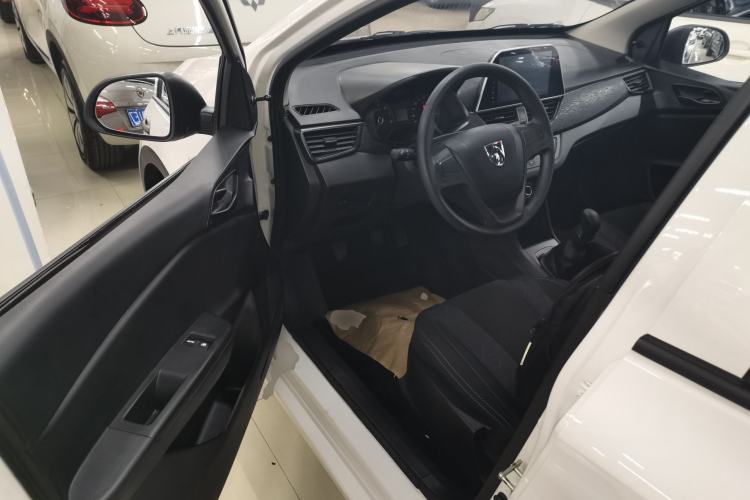 Used Baojun 310 2016 1.2L Manual Value Edition Interior 3