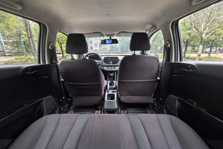 Used Baojun 310 2016 1.2L manual Comfort trim level Interior 3