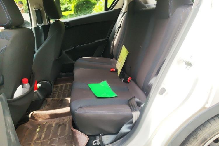 Used Baojun 310 2016 1.2L manual Comfort trim level Interior 4