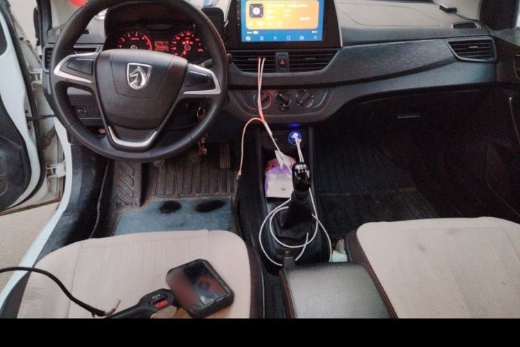 Used Baojun 310 2016 1.2L manual Comfort trim level Interior 4