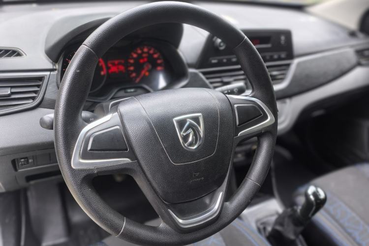 Used Baojun 310 2016 1.2L manual Comfort trim level Interior 6