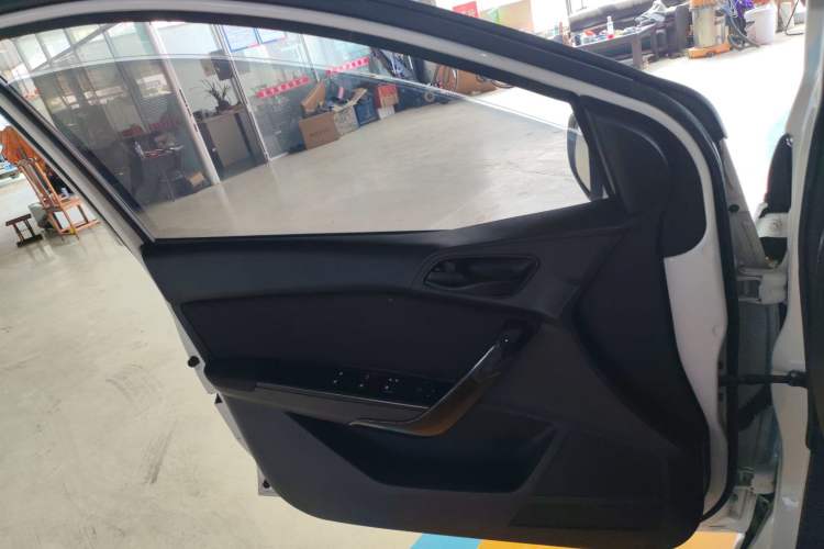 Used Baojun 310 2016 1.2L manual Comfort trim level Left Front Door Interior