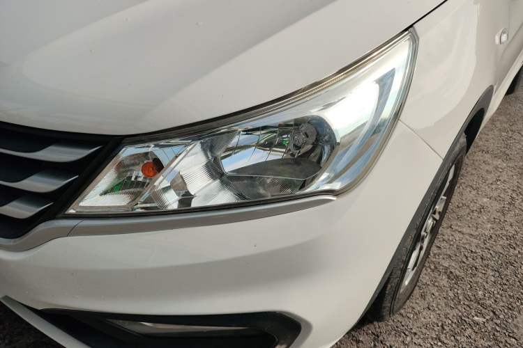 Used Baojun 310 2016 1.2L manual Comfort trim level Left Front Headlight