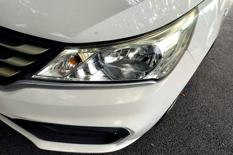 Used Baojun 310 2016 1.2L manual Comfort trim level Left Front Headlight
