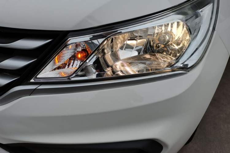 Used Baojun 310 2016 1.2L manual Comfort trim level Left Front Headlight