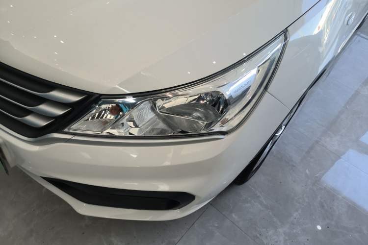 Used Baojun 310 2016 1.2L manual Comfort trim level Left Front Headlight
