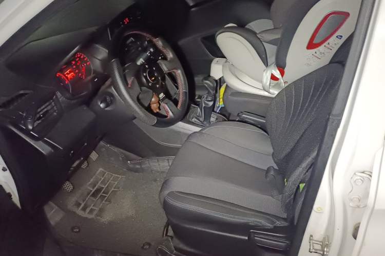 Used Baojun 310 2016 1.2L Manual Value Edition Left Front Seat