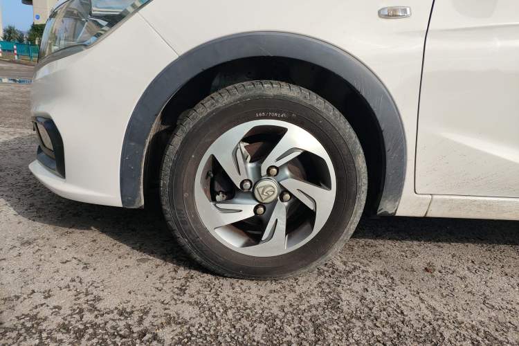 Used Baojun 310 2016 1.2L manual Comfort trim level Left Front Wheel Hub