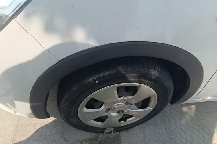 Used Baojun 310 2016 1.2L manual Comfort trim level Left Front Wheel Hub