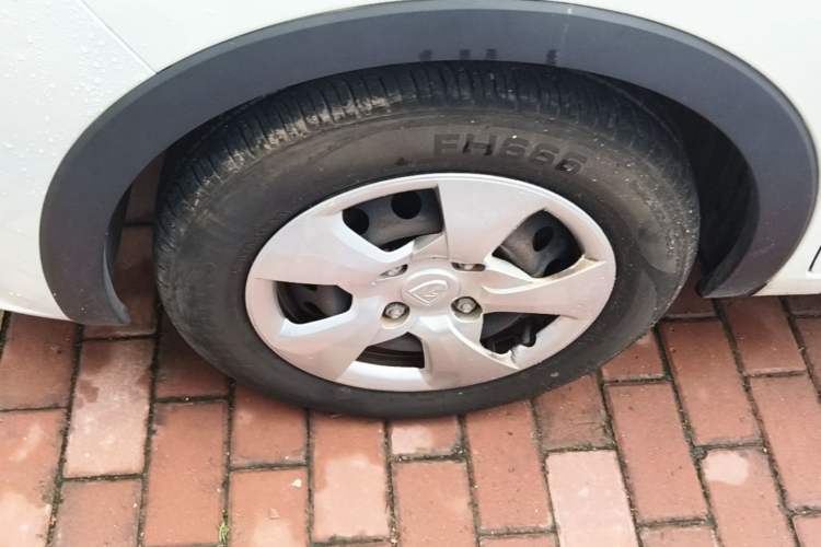 Used Baojun 310 2016 1.2L Manual Value Edition Left Front Wheel Hub