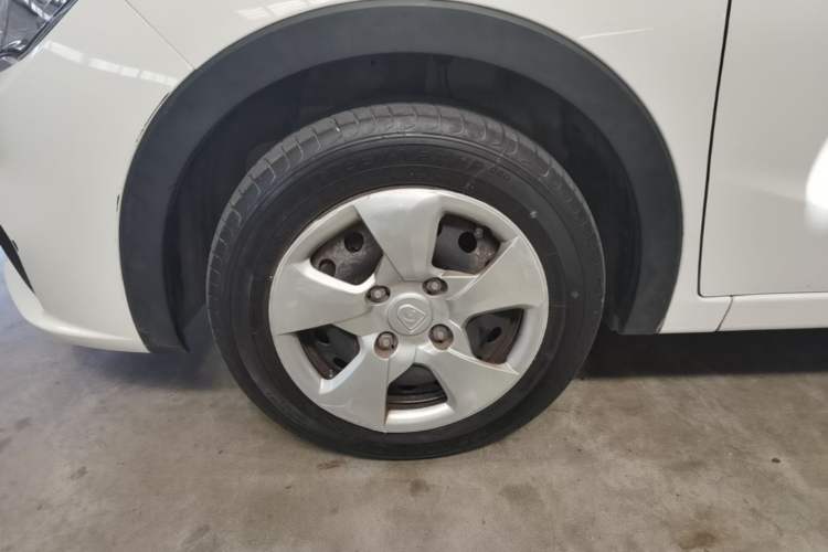 Used Baojun 310 2016 1.2L manual Comfort trim level Left Front Wheel Hub