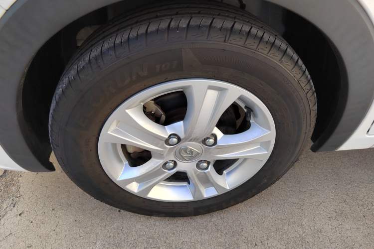 Used Baojun 310 2016 1.2L Manual Luxury Model Left Front Wheel Hub