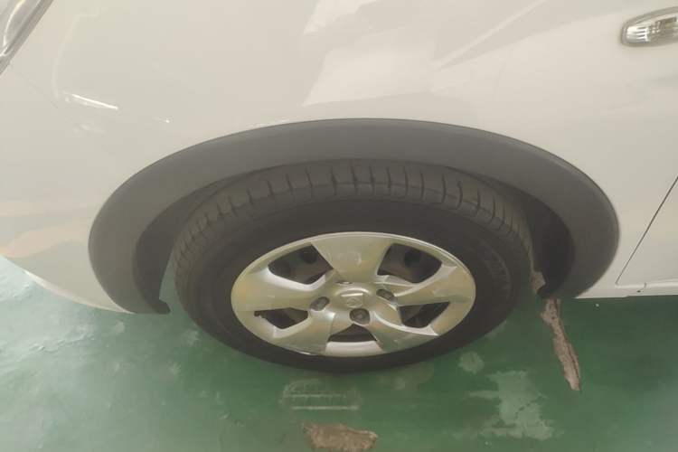 Used Baojun 310 2016 1.2L manual Comfort trim level Left Front Wheel Hub