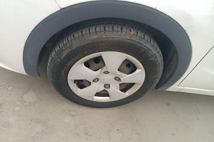 Used Baojun 310 2016 1.2L Manual Value Edition Left Front Wheel Hub