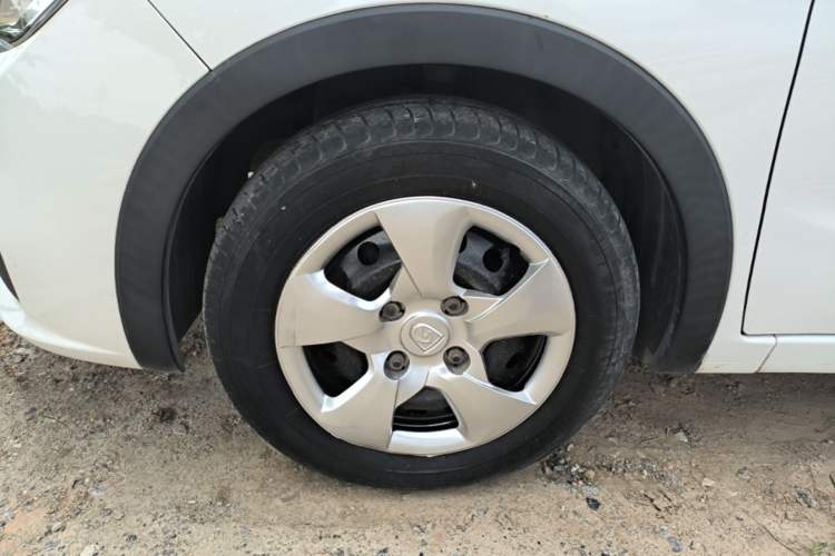 Used Baojun 310 2016 1.2L Manual Value Edition Left Front Wheel Hub