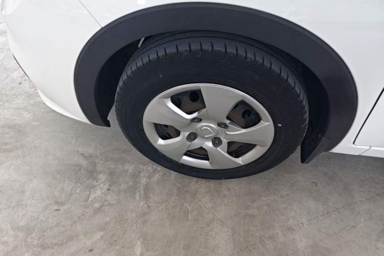Used Baojun 310 2016 1.2L Manual Value Edition Left Front Wheel Hub