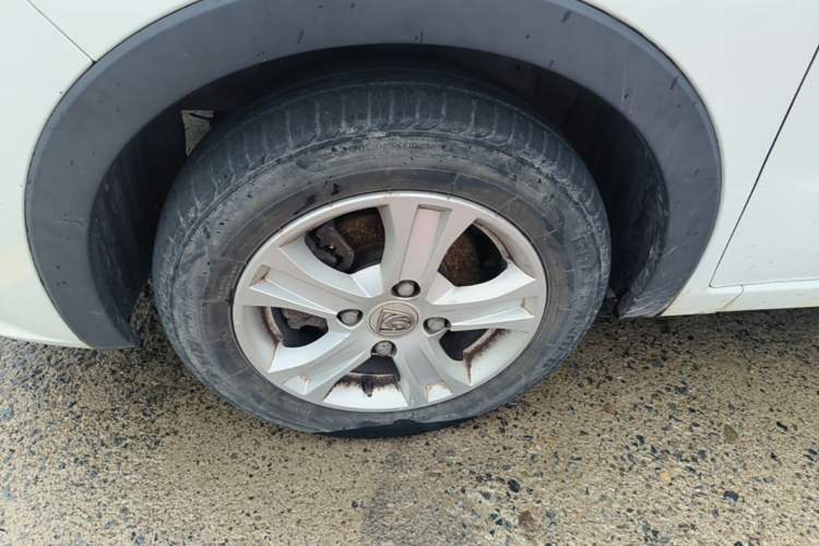 Used Baojun 310 2016 1.2L Manual Value Edition Left Front Wheel Hub