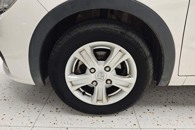 Used Baojun 310 2016 1.2L Manual Luxury Model Left Front Wheel Hub