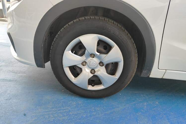 Used Baojun 310 2016 1.2L manual Comfort trim level Left Front Wheel Hub