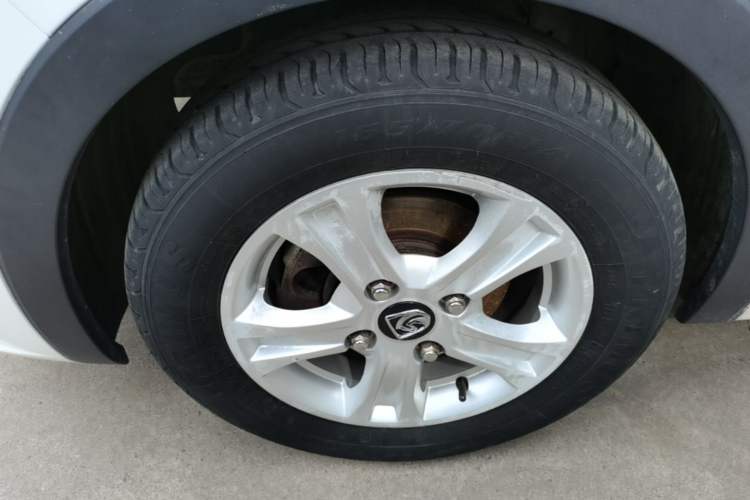 Used Baojun 310 2016 1.2L manual Comfort trim level Left Front Wheel Hub