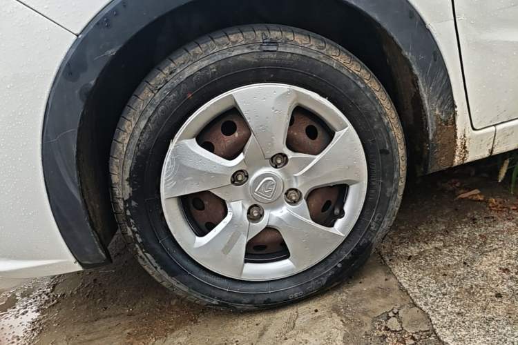 Used Baojun 310 2016 1.2L manual Comfort trim level Left Front Wheel Hub