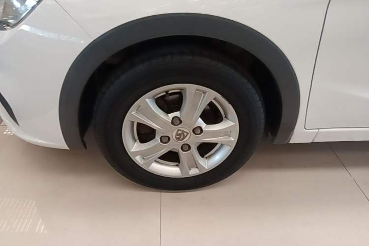 Used Baojun 310 2016 1.2L Manual Luxury Model Left Front Wheel Hub