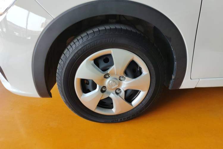 Used Baojun 310 2016 1.2L manual Comfort trim level Left Front Wheel Hub