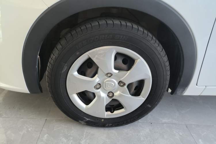 Used Baojun 310 2016 1.2L manual Comfort trim level Left Front Wheel Hub