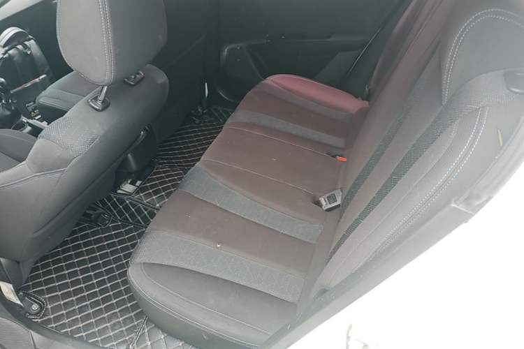 Used Baojun 310 2016 1.2L manual Comfort trim level Left Rear Seat