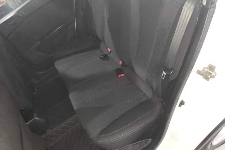 Used Baojun 310 2016 1.2L manual Comfort trim level Left Rear Seat