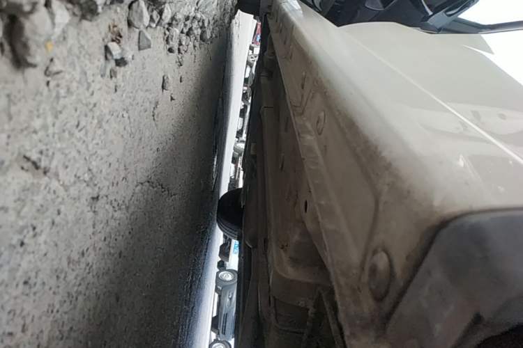 Used Baojun 310 2016 1.2L manual Comfort trim level Left Side Sill