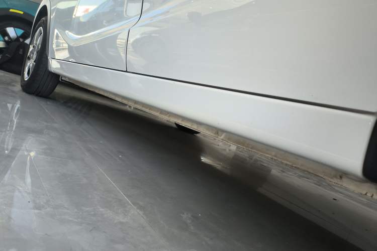 Used Baojun 310 2016 1.2L manual Comfort trim level Left Side Sill