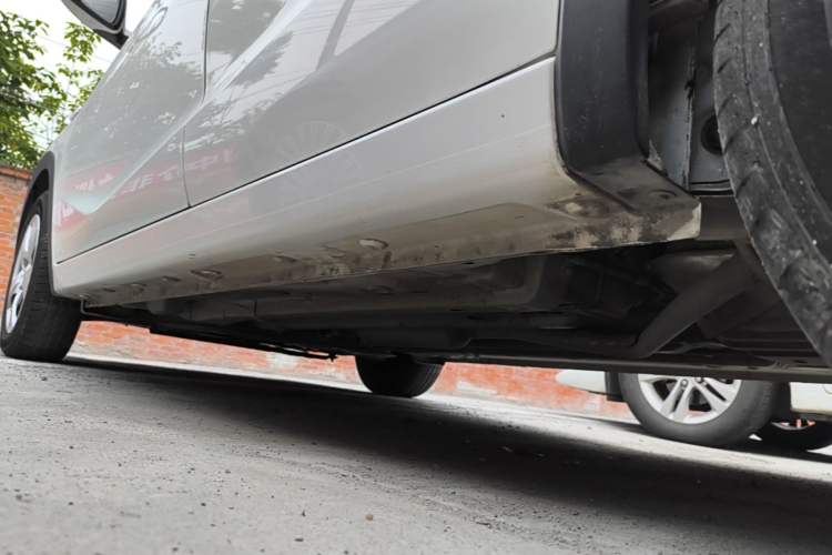 Used Baojun 310 2016 1.2L manual Comfort trim level Left Side Sill
