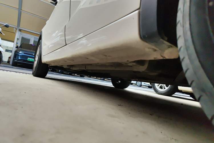 Used Baojun 310 2016 1.2L manual Comfort trim level Left Side Sill