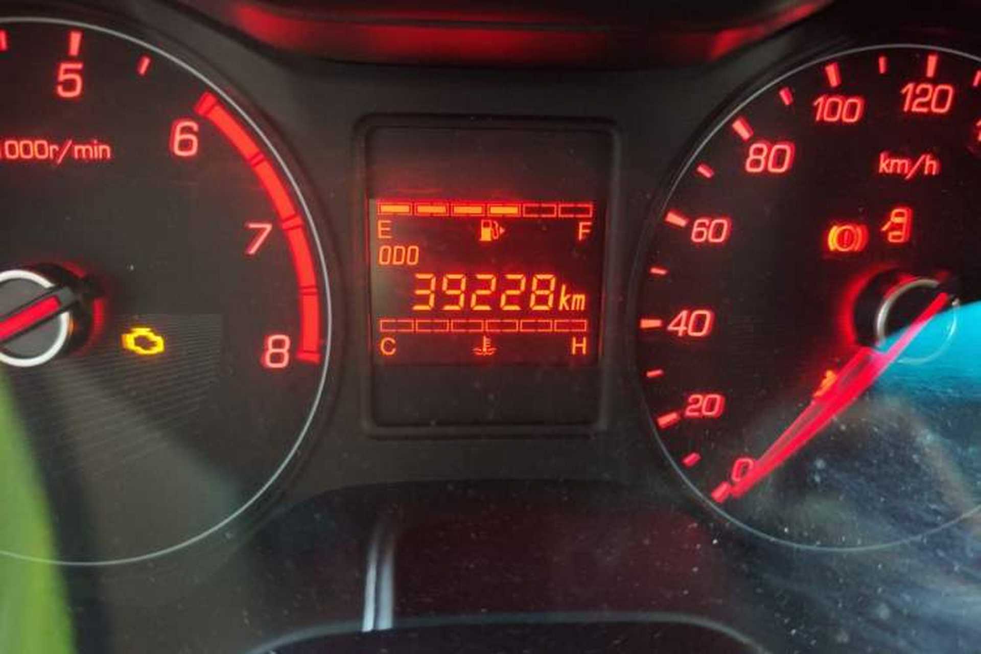 Used Baojun 310 2016 1.2L manual Comfort trim level Odometer Close Up
