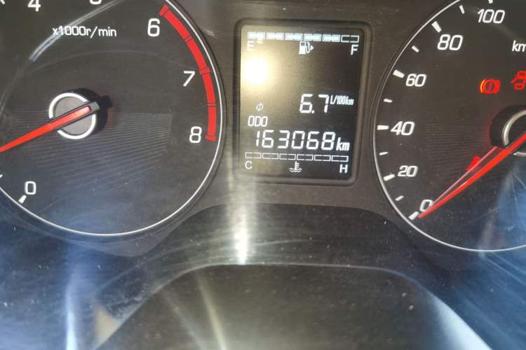 Used Baojun 310 2016 1.2L Manual Luxury Model Odometer Close Up