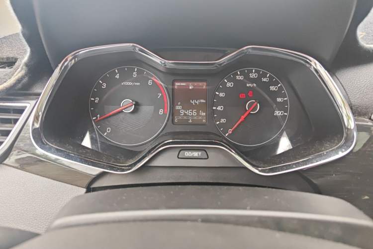 Used Baojun 310 2016 1.2L Manual Luxury Model Odometer Close Up